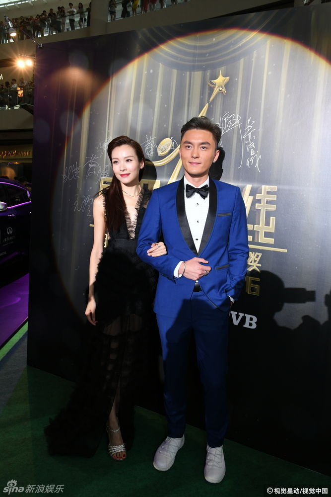 欧阳震华内衣_欧阳震华年轻照片