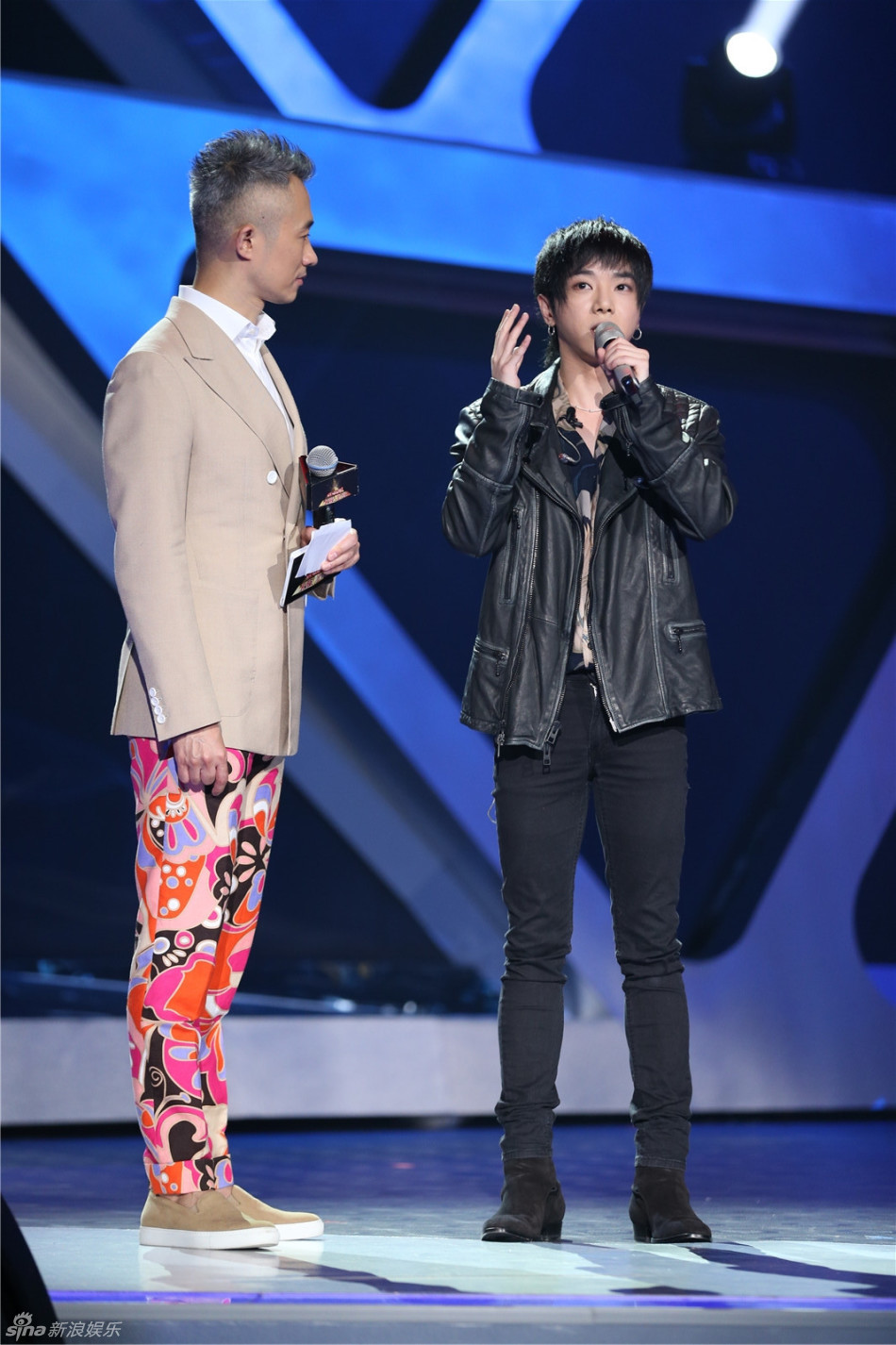 杨坤挑战少女风 华晨宇会老乡唱出游子心