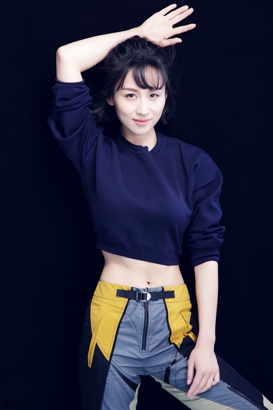 练束梅活力俏皮