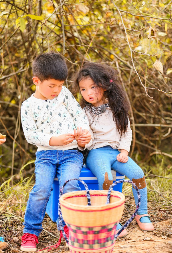安吉哄人有妙招 与阿拉蕾东北一家人 -- 佛山
