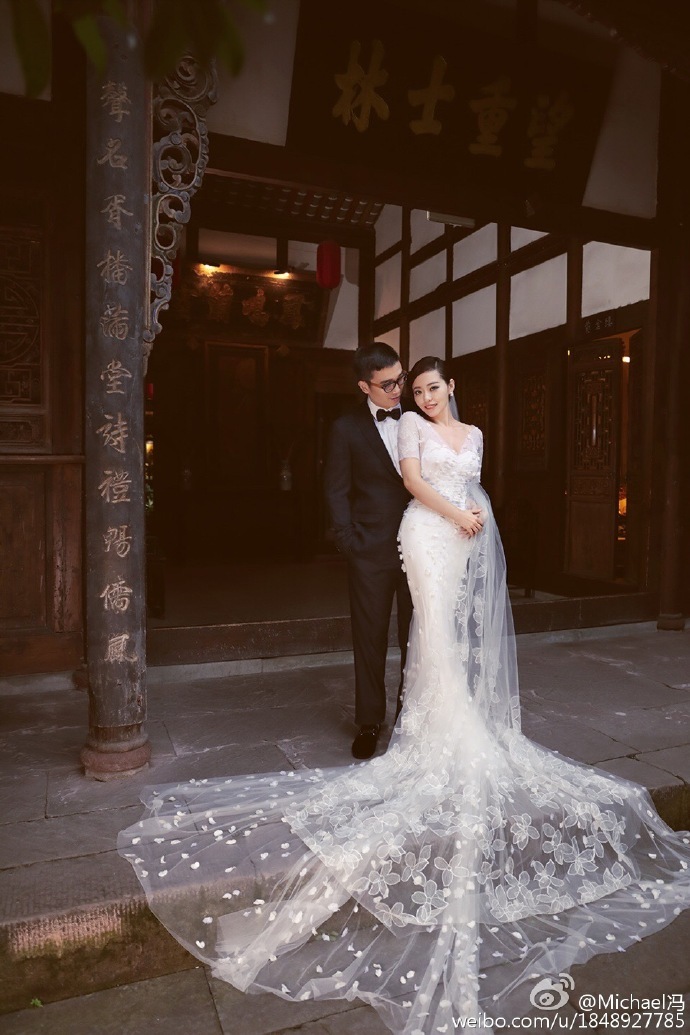 张靓颖婚纱照_张靓颖性感