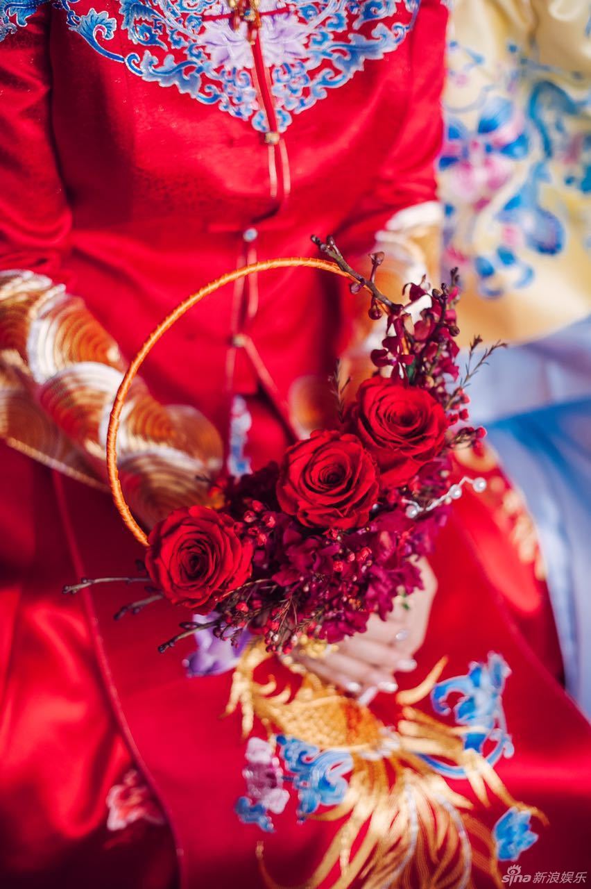 中式礼服婚纱照_中式礼服(3)