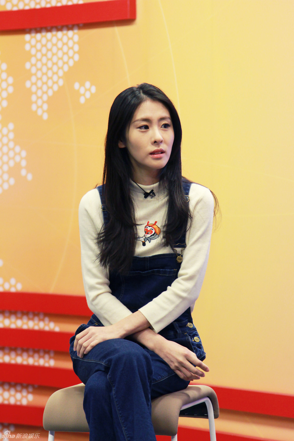 张碧晨星风做浪高能爆料 教粉丝拍大片 - 大牌新闻 - 奇狐娱乐网