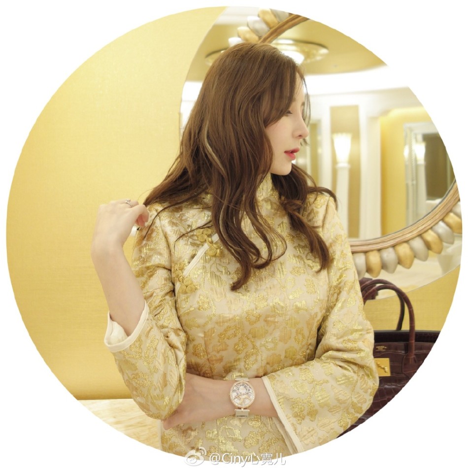 心霓儿婚纱照_...014悦颜首发心霓儿同款公主蓬蓬甜美渐变齐地婚纱天津出租定制(3)
