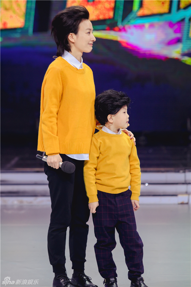 组图:欧豪白敬亭辣眼cos秀 蔡国庆神模仿tfboys_高清图集_新浪网