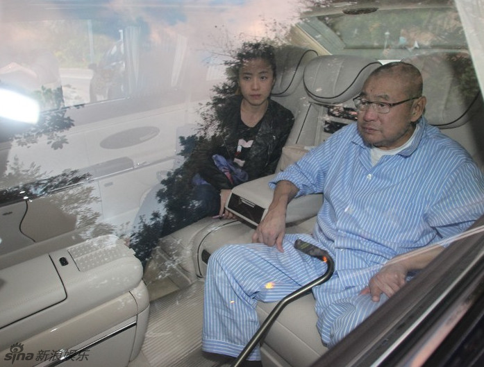 刘銮雄甘比婚后首合体亮相