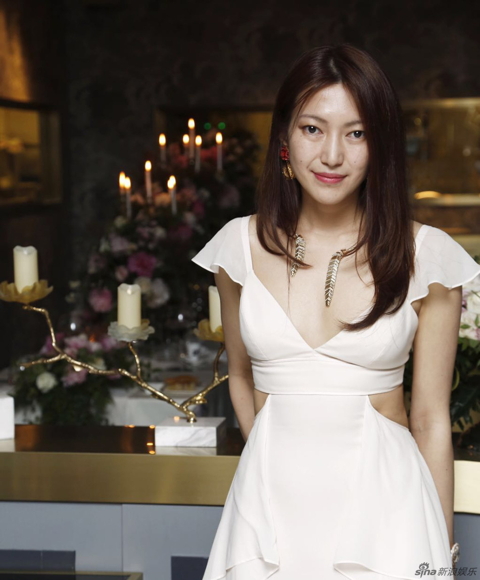 老总美女陪_老总在水里下药迷美女(3)