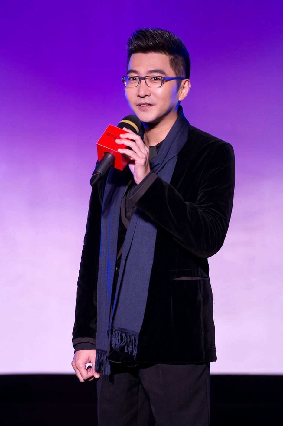 组图:赵胤胤助阵《罗曼蒂克 诠释诗意与力量_高清图集_新浪网