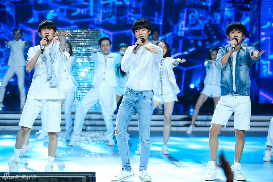 TFBOYS楊洋吳亦凡霍建華井柏然baby 快本跨年精選輯劇照