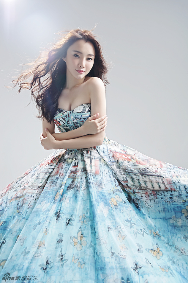 中国内地美女演员刘芊含