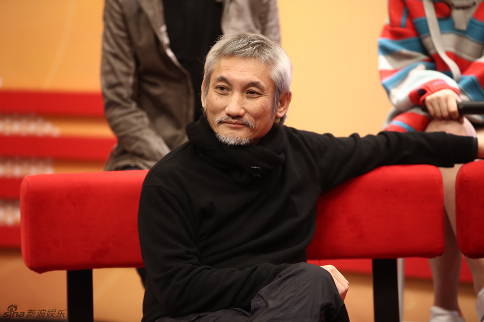 组图:《西游伏妖》做客 徐克周星驰互相逗贫_高清图集