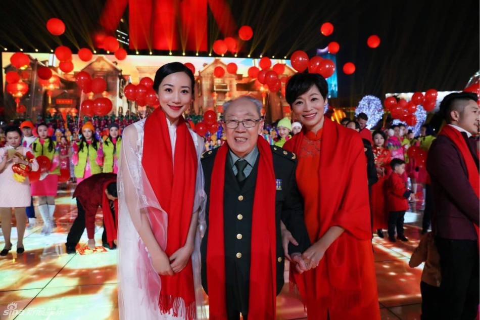 韩雪携母亲登春晚同台献唱