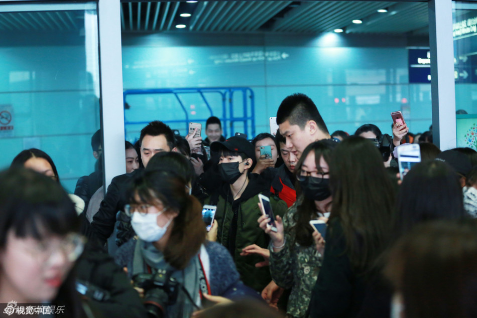 易中天 悲剧啊-爱游戏App官方下载入口-爱游戏