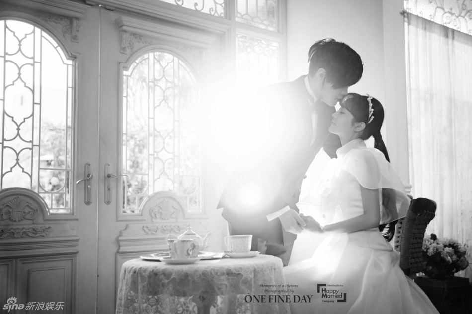 婚纱照六组合_婚纱照三组合挂法图片