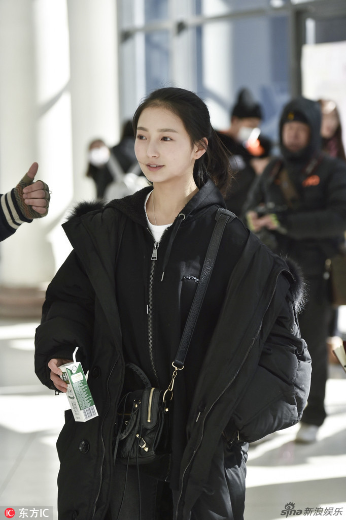 北影艺考美女素颜上阵