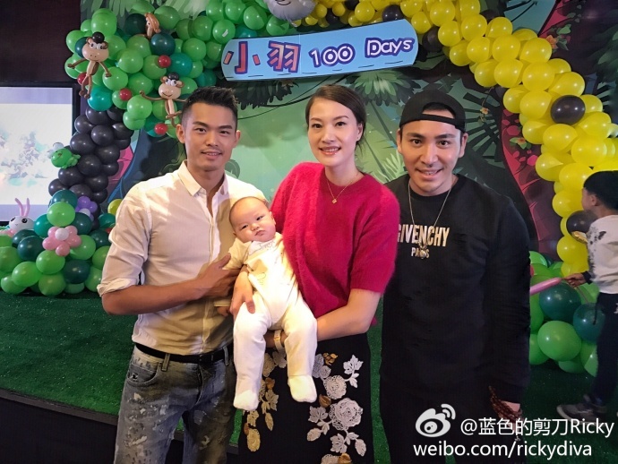 林丹谢杏芳夫妇为儿子办百日宴