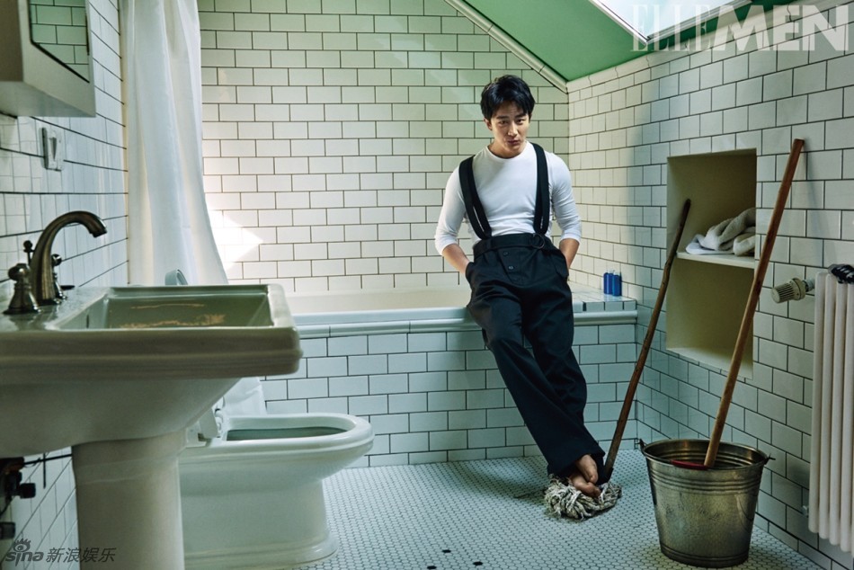 黄轩大片化身最帅清洁工 雅痞魅惑超级撩