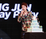 韩星金亨俊首尔延世大学开生日会