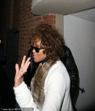 休斯顿去世前被狗仔偷拍照面容憔悴