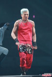 郭富城红衣开唱