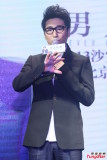 沙宝亮出辑融入舞曲 黄渤助阵自封歌王