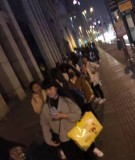 鹿晗晒照邮筒成网红 粉丝为求合影排长队