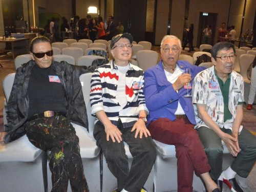 79岁谢贤当众掌掴80岁曾江怒斥 怎么还不死 称受侮辱拒绝.