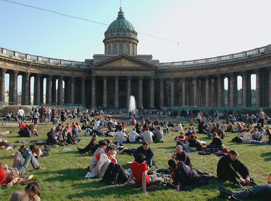 俄罗斯抢劫犯抢教堂里的东西被雷劈了是真的吗