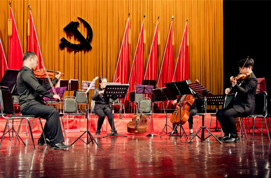 交响曲音乐会现场 34135_5329741_686556.jpg