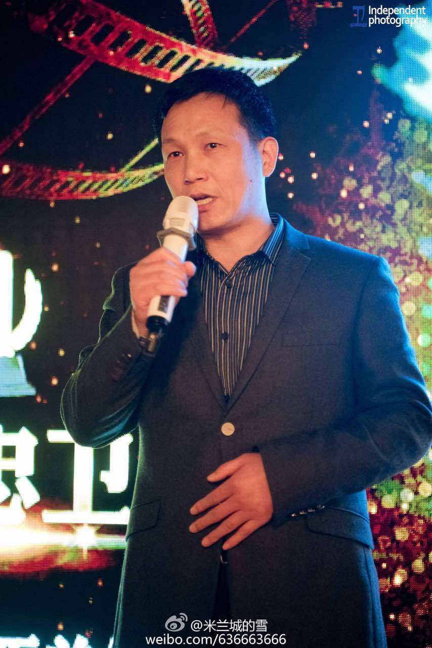 董事长梁铭_董事长办公室图片