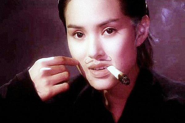女扮男老总_女秘书被渣男老总亲(3)