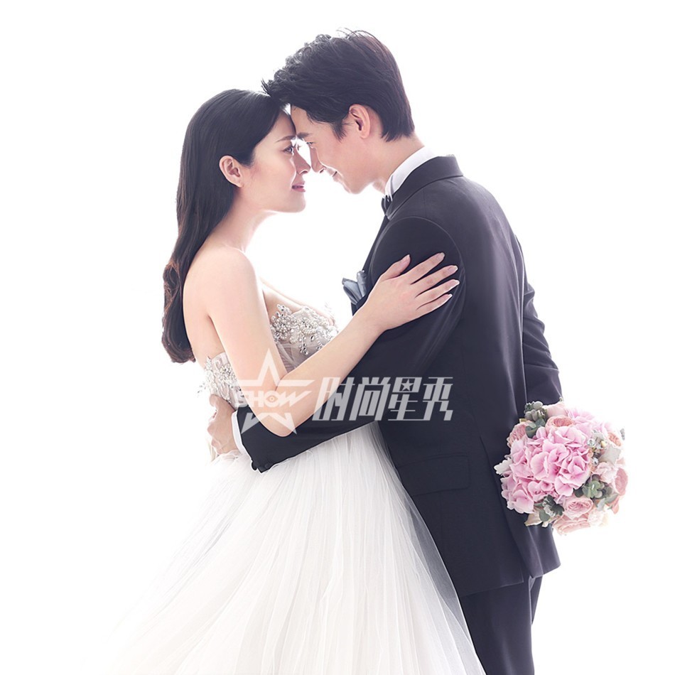 陈楚生婚纱照_姑娘吉他谱陈楚生