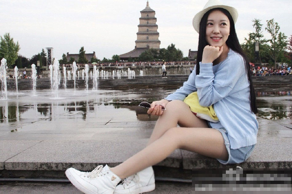 美女招聘_洗车场内的艳遇 奔放美女招人眼球(3)
