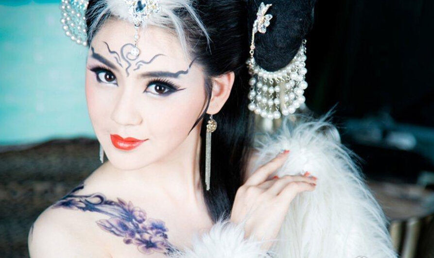 侯茗瑄就读于中国传媒大学播音主持专业,中传