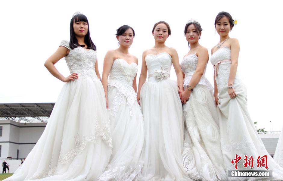 学生婚纱照_婚纱照风格(2)