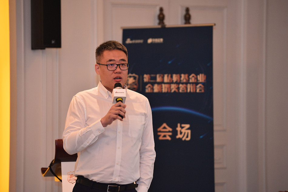 高昕炜 华创证券金融产品部总经理，私募研究首席分析师