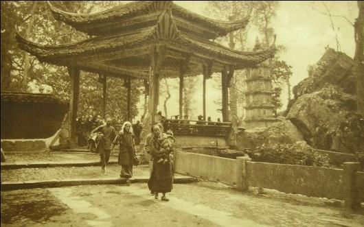 香客 Temple 1900