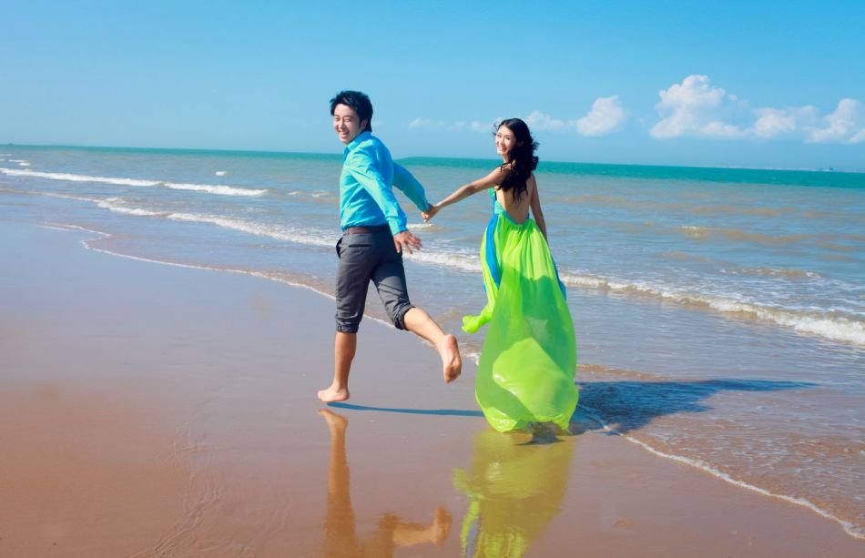 婚纱外景海边_海边婚纱