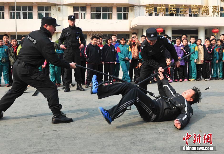 招聘特警_圆你特警梦 东平县公安局招聘特警队员