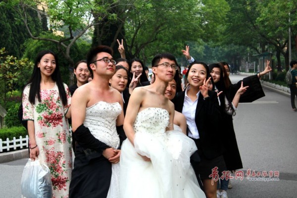 毕业季婚纱_幼儿园毕业季图片(3)