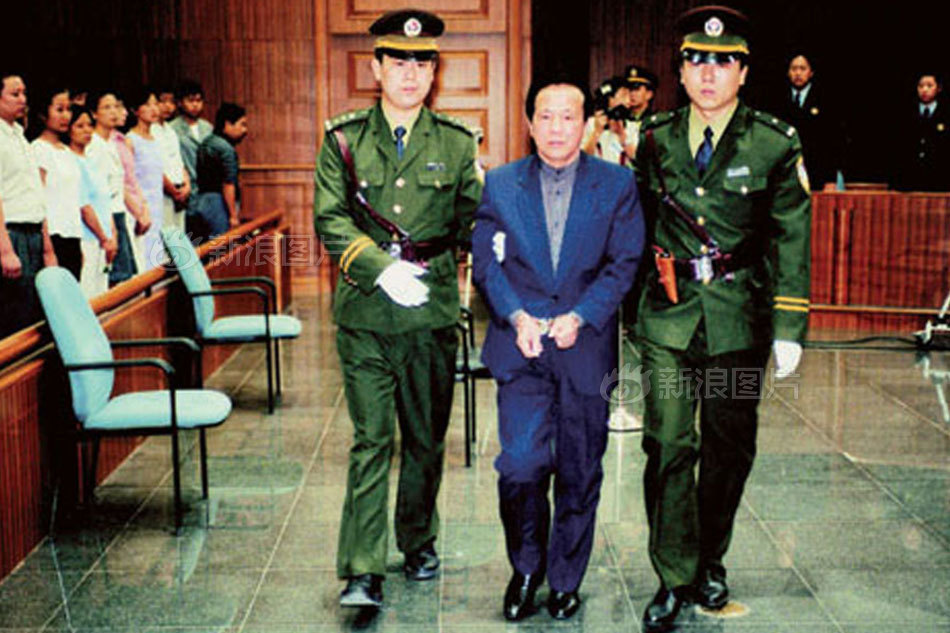 成克杰原是广西区委副书记,1998年3月起任全国人大常委会副委员长.