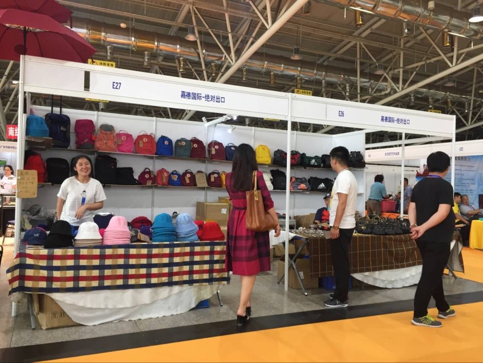 现场不仅有境内外旅游资源推介、精品旅游线路特卖、特色旅游商品及非遗衍生品交易等内容，同时也将举行多场务实高效的论坛活动。