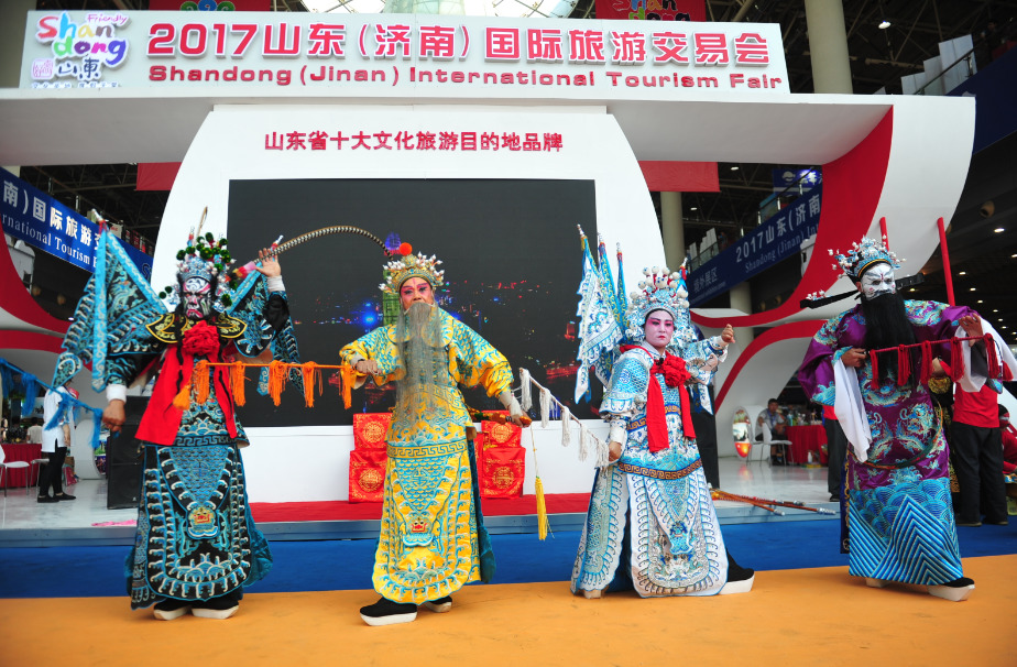 济南皮影戏、济南形意拳、武当太乙门、口技等国家级、省级非遗项目将先后亮相济南主形象展台。