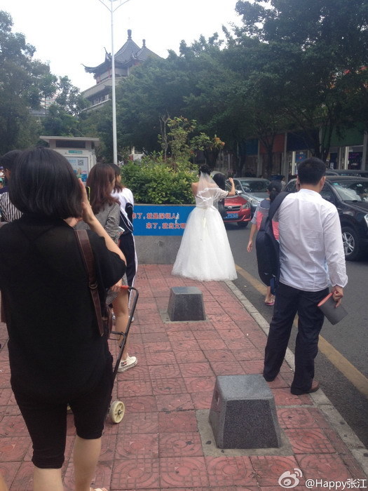 七十多岁的老人_100多岁老人婚纱照(2)