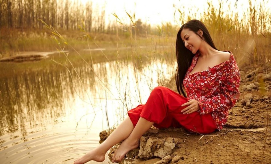 苏梓玲内衣_g奶女神苏梓玲内衣秀(2)