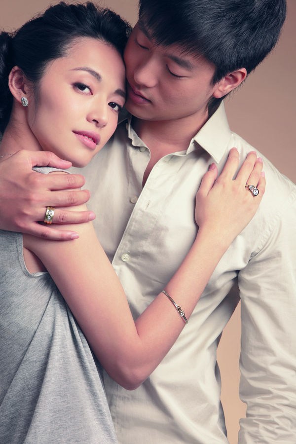 婚内夫妻财产约定协议公证 和 房产证 哪个更有