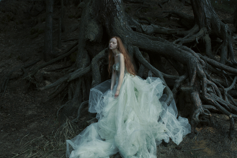 美得不带烟火气 迷蒙清新却略带凄凉的环境人