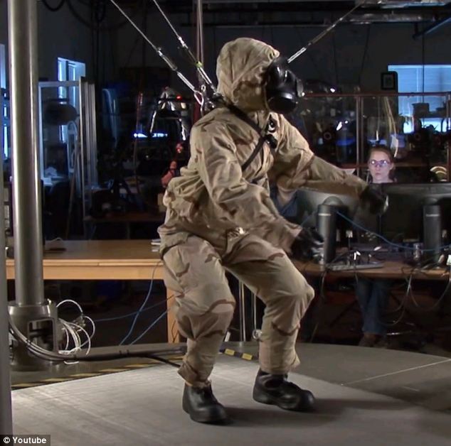 美军用类人机器人测试核生化防护服 - 极限科学