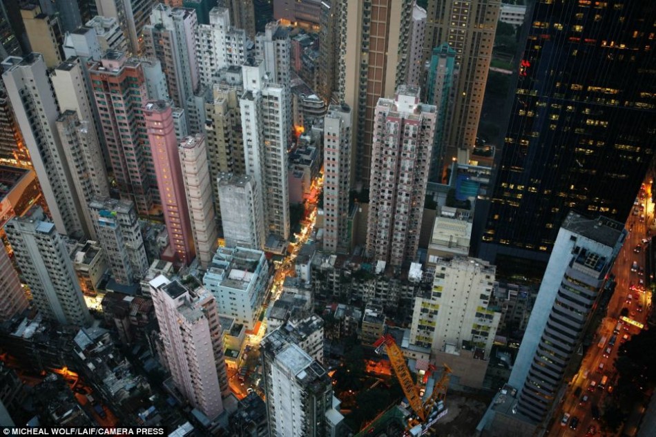 香港常驻人口_厦门岛内人口密度超过香港 去年常住人口达381万(2)