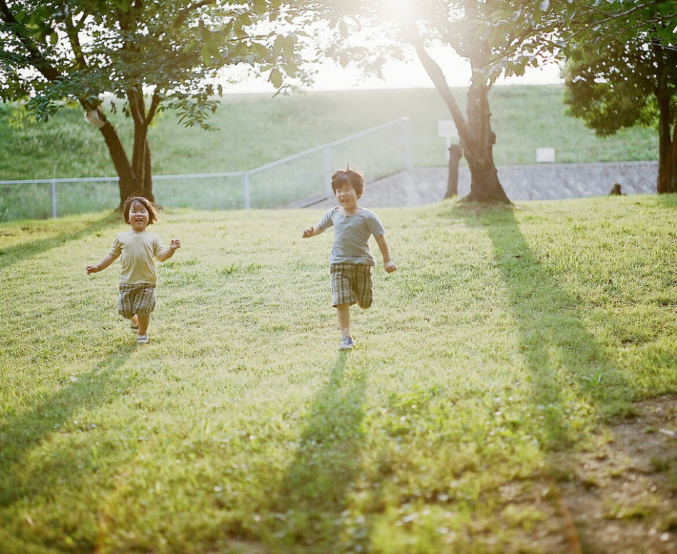 拍照怎么拍出两个自己 30939_757137_359203.jpg